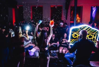 010126_venue_and_crowd_church_jasonmyers_photos_232431-min